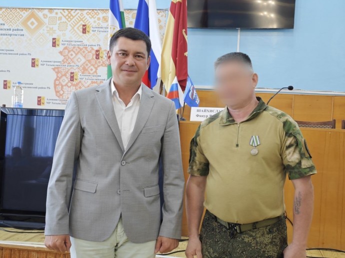 Участника СВО с позывным «Шамиль» наградили медалью имени Шаймуратова