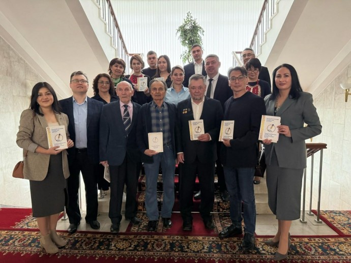Сотрудники администрации Главы РБ написали диктант по башкирскому языку