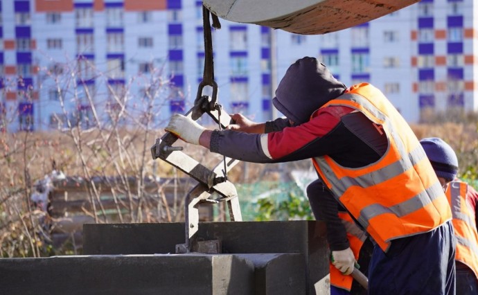 Новые остановочные павильоны устанавливают в Троицком Новые остановочные павильоны устанавливают в Троицком