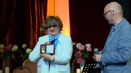 На ПМЭФ журналистам вручили медали за заслуги в СМИ