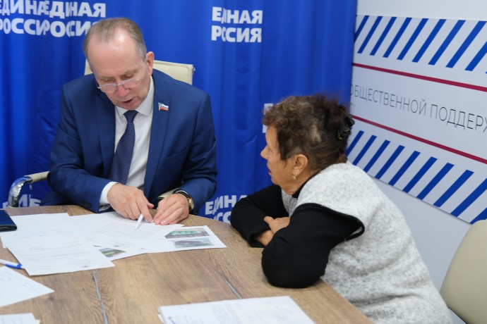 Председатель Городской Думы Игорь Седов провел личный прием граждан