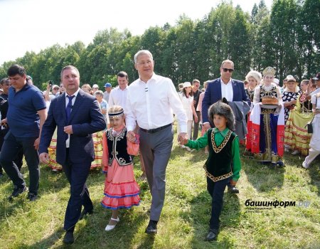 Радий Хабиров посетил сабантуй в Буздяке и встретился с участниками СВО