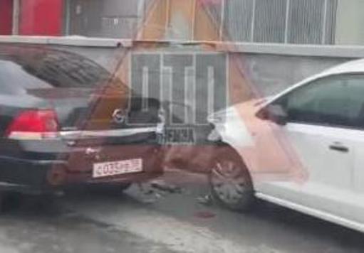 На улице Пушкина в Пензе столкнулись два автомобиля