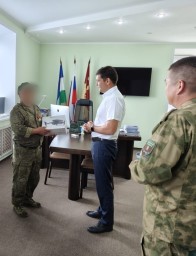 Глава района Башкирии передал бойцу СВО квадрокоптер