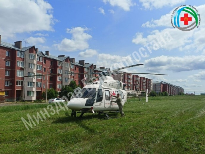 Санавиация доставила в Уфу пострадавших в ДТП детей
