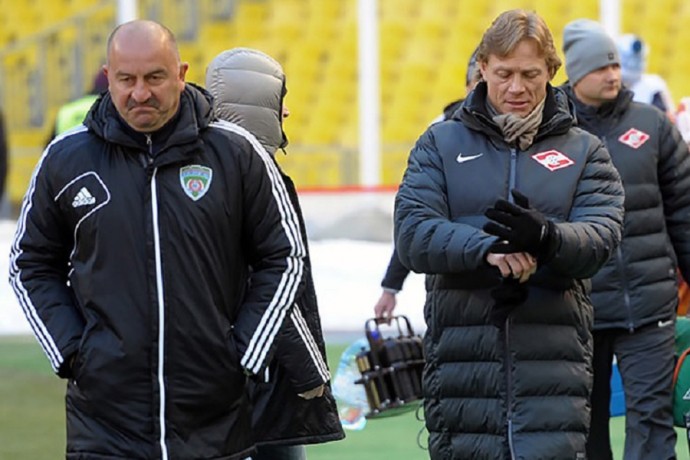 Черчесов рассказал об отношениях с Карпиным после конфликта в "Спартаке" Черчесов рассказал об отношениях с Карпиным после конфликта в "Спартаке"