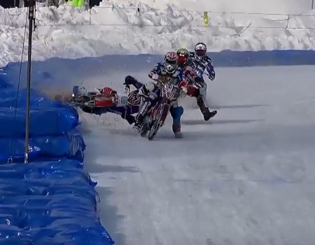 Мотогонщик попал под колеса байка: ЧП на чемпионате России по мотогонкам в Уфе