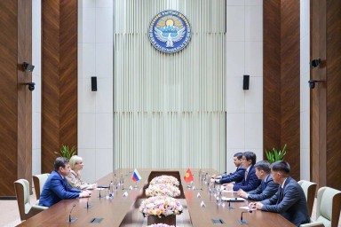 Ольга Любимова встретилась с Председателем Кабинета министров Кыргызской Республики и его заместителем