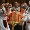 Шаман и Мизулина посетили пасхальную службу в храме Христа Спасителя