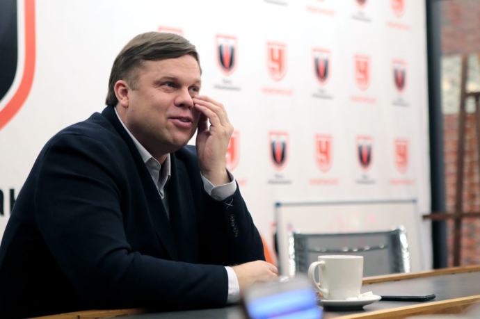 Радимов назвал клоунадой возвращение Кононова в "Торпедо" Радимов назвал клоунадой возвращение Кононова в "Торпедо"