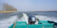 Вместо улова — больница: в Астрахани госпитализировали москвича после падения из лодки