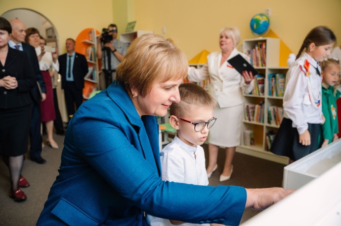 В узловском ДК Машиностроителей открыли детскую модальную библиотеку В узловском ДК Машиностроителей открыли детскую модальную библиотеку