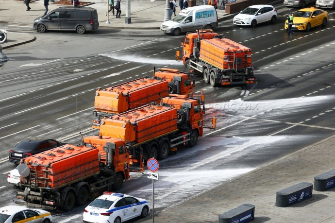 Дороги и тротуары в Москве промоют с шампунем в рамках подготовки к зиме Дороги и тротуары в Москве промоют с шампунем в рамках подготовки к зиме