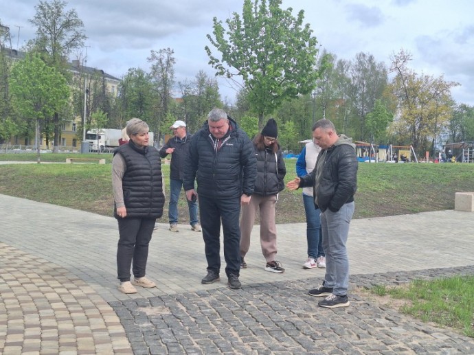 В Кировском сквере появятся новые пешеходные дорожки