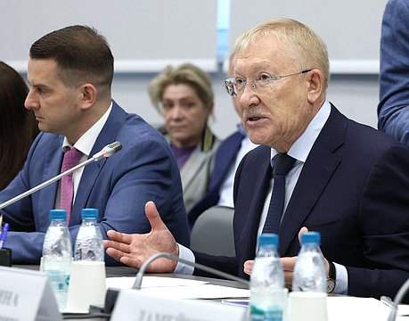 Комитет по контролю провел расширенное заседание по вопросам жилья для детей-сирот и профессионального обучения граждан Комитет по контролю провел расширенное заседание по вопросам жилья для детей-сирот и профессионального обучения граждан
