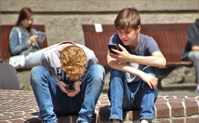 Мошенничество и педофилия: сахалинцам рассказали, кто может скрываться за игроками в Roblox Мошенничество и педофилия: сахалинцам рассказали, кто может скрываться за игроками в Roblox