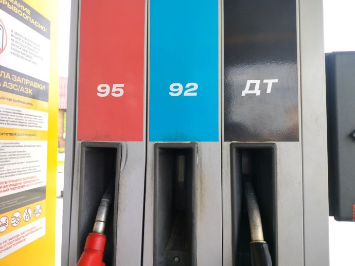 Бензиновый кризис продолжается: в Каменке нормально работают только две заправки
