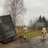 Водитель грузовика вылетел с трассы в Тверской области: на месте работали спасатели