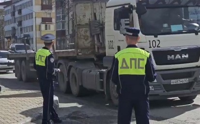 Двое пострадали в ДТП, более 6000 штрафов: обстановка на сахалинских дорогах за сутки