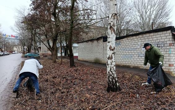 В Курске убрали мусор на участке от Карла Маркса до Хуторской после обращений жителей