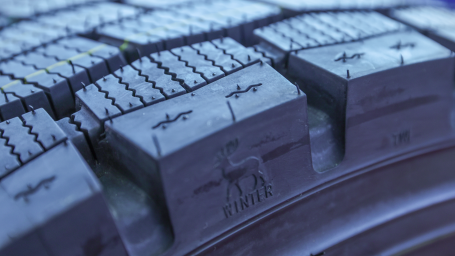 Москвичам рекомендовали отказаться от личного авто в снегопад