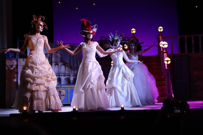 Любимые спектакли покажут в театре имени Горького в октябре Любимые спектакли покажут в театре имени Горького в октябре