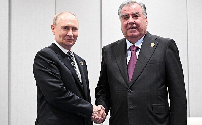 Встреча с Президентом Таджикистана Эмомали Рахмоном Встреча с Президентом Таджикистана Эмомали Рахмоном