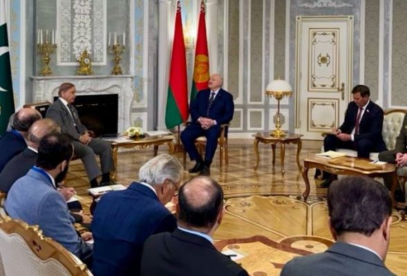 Президент Белоруссии встретился с премьер-министром Пакистана