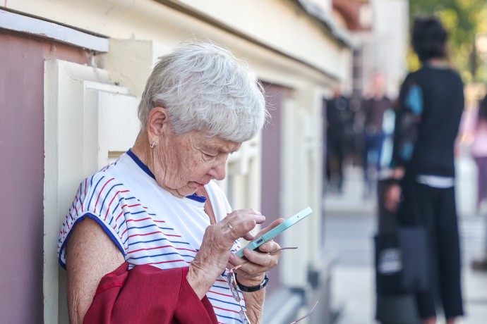 В МВД назвали фразы, по которым можно отличить дипфейки с голосами родных В МВД назвали фразы, по которым можно отличить дипфейки с голосами родных