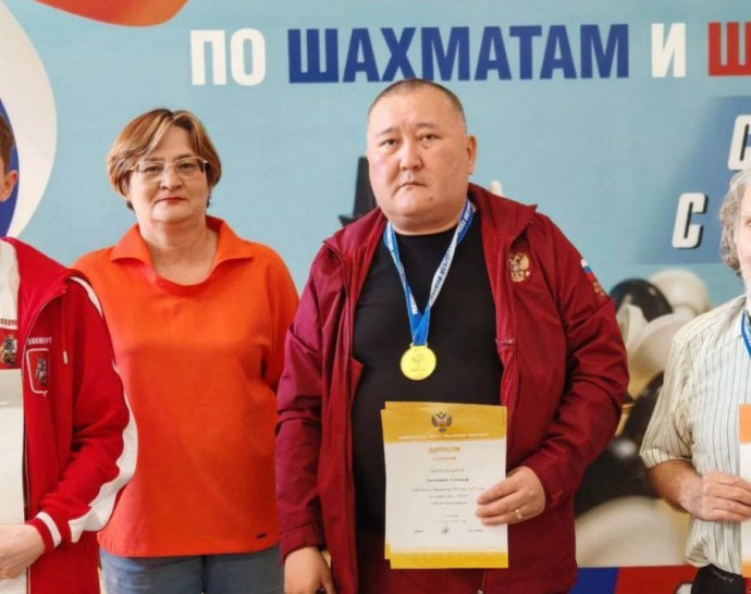 Шашист из Бурятии вновь стал чемпионом России