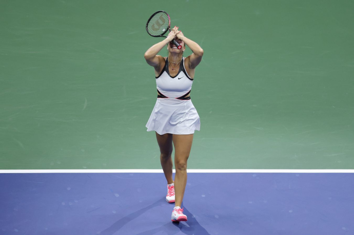 Соболенко показала новое огненное фото в купальнике