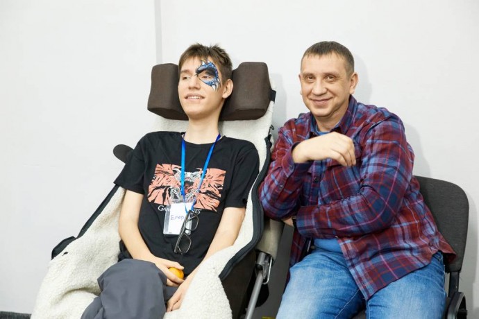​В Перми сняли вертикальный мини-сериал о приключениях юноши с генетическим заболеванием