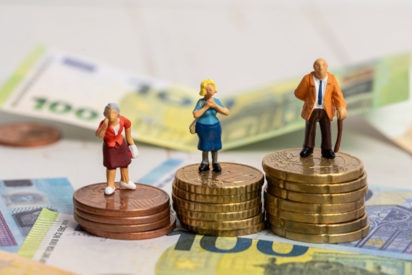 Экономист предложил лишать пенсий не платящих налоги россиян