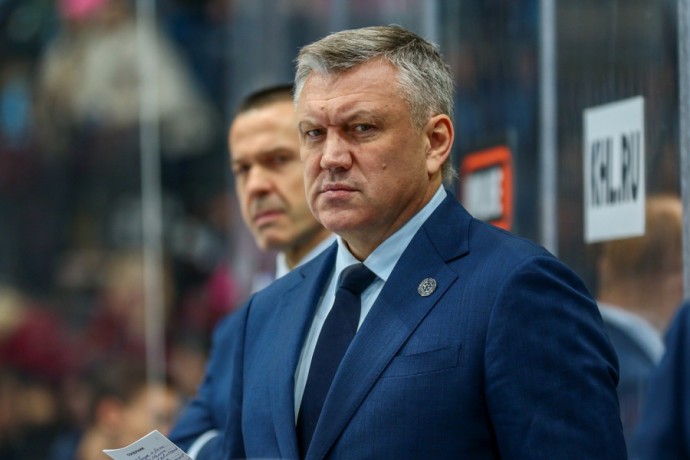 Главный тренер "Сибири" после поражения 0:7 обвинил журналистов: "Вы – раскольники" Главный тренер "Сибири" после поражения 0:7 обвинил журналистов: "Вы – раскольники"