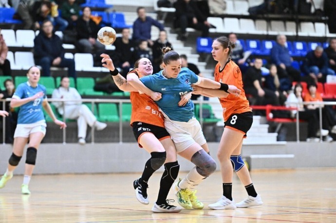 Новороссийские гандболистки разгромили соперниц в Уфе