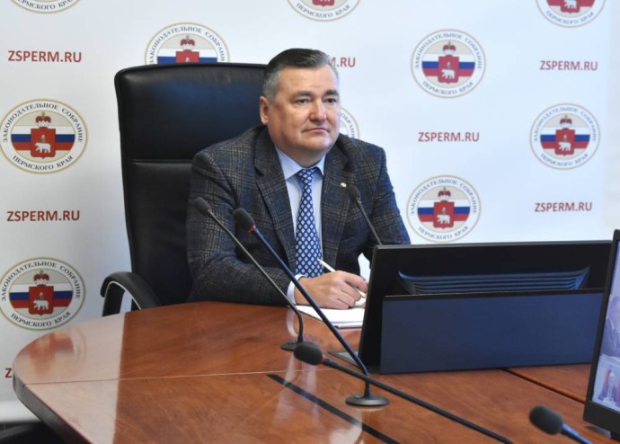 Бюджет и поддержка детей: Валерий Сухих рассказал о главных вопросах пленарного заседания Бюджет и поддержка детей: Валерий Сухих рассказал о главных вопросах пленарного заседания