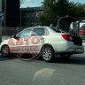 На проспекте Победы в Пензе в яму на дороге провалился автомобиль