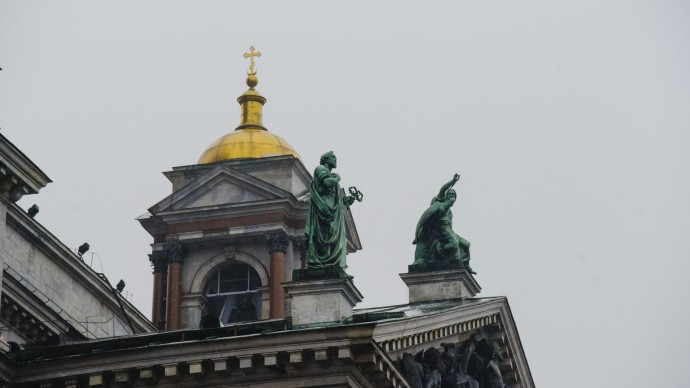 МЧС: 17 ноября в Петербурге ожидаются порывы ветра до 15 м/с