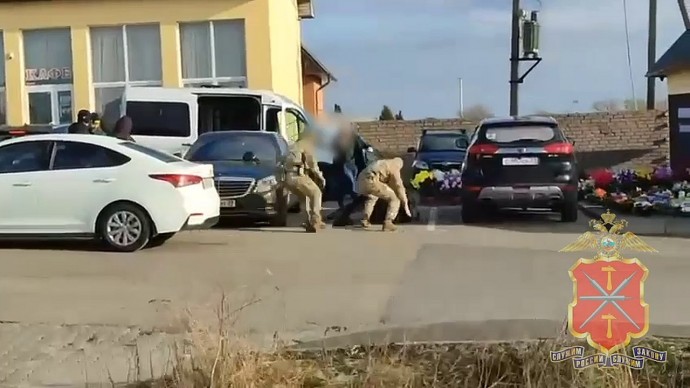 Тульские полицейские в Калининграде задержали группу дропперов