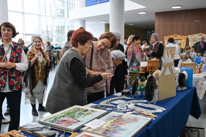 Рахим Азимов: Мастера Вятского края» — проект, который объединяет поколения Рахим Азимов: Мастера Вятского края» — проект, который объединяет поколения