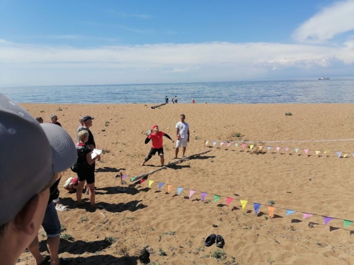 В Бурятии метали байкальские камни