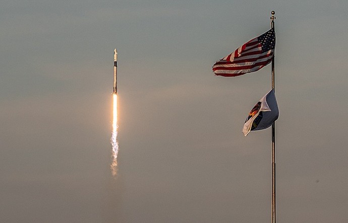 США планируют сократить полеты пилотируемых и грузовых кораблей к МКС