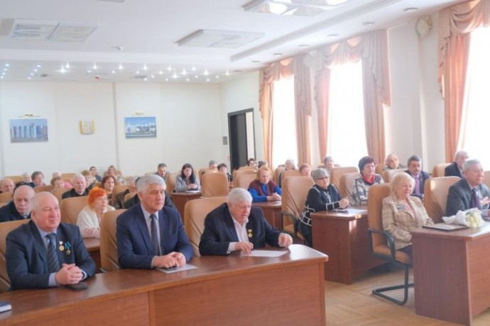Предпринимателей Астрахани призвали украсить свои здания к 9 Мая