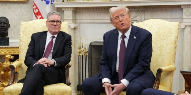 Стармер обсудил с Трампом дальнобойное оружие для Украины