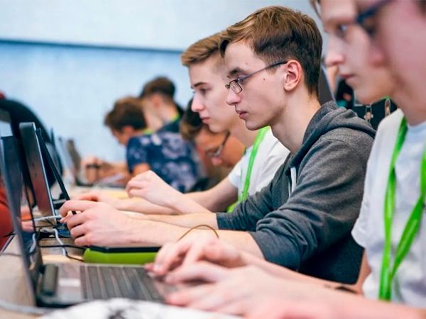 Передовые инженерные школы второй волны отчитались о работе и получили госфинансирование