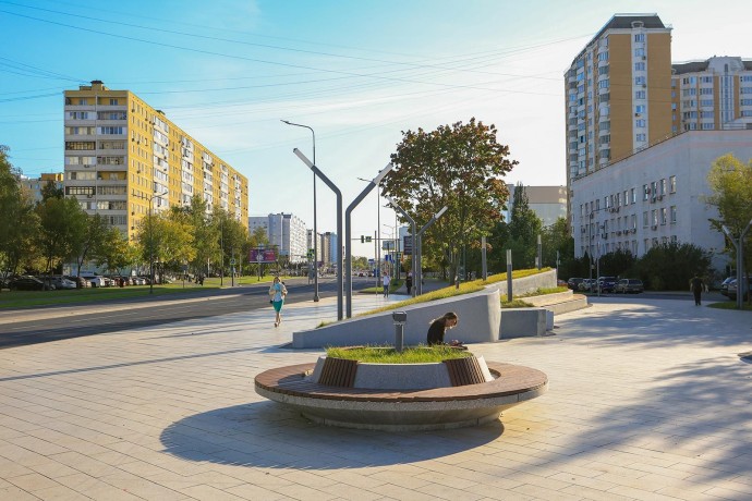 Территорию возле транспортного хаба «Отрадное» благоустроили