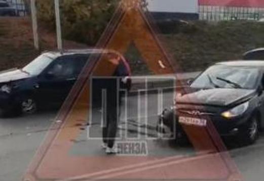 Пензенцы сообщают о жесткой аварии на улице Ново-Терновской Пензенцы сообщают о жесткой аварии на улице Ново-Терновской