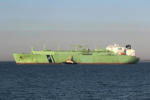 Газовоз с санкционным СПГ застрял на Северном морском пути