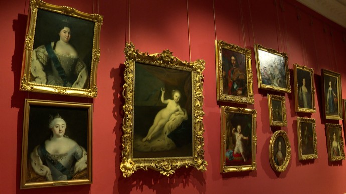 В Михайловском замке открылась грандиозная портретная выставка «В зеркале судьбы» В Михайловском замке открылась грандиозная портретная выставка «В зеркале судьбы»