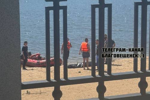 Появились кадры того, как пытались спасти мужчину, утонувшего в Амуре
